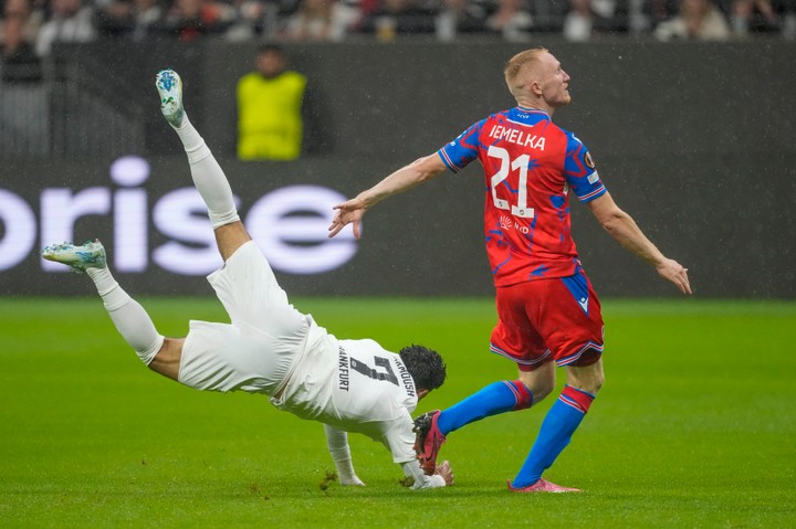 Zo strateného zápasu vydreli bod. Takýto bol štvrtok v Európskej lige UEFA na JOJŠPORT